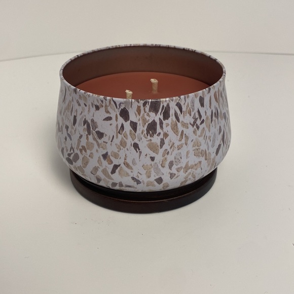 2/$20, 4/$35 - Lg Yankee Candle Set - Natural Wooden Top Doubles As Base!! - Picture 5 of 16